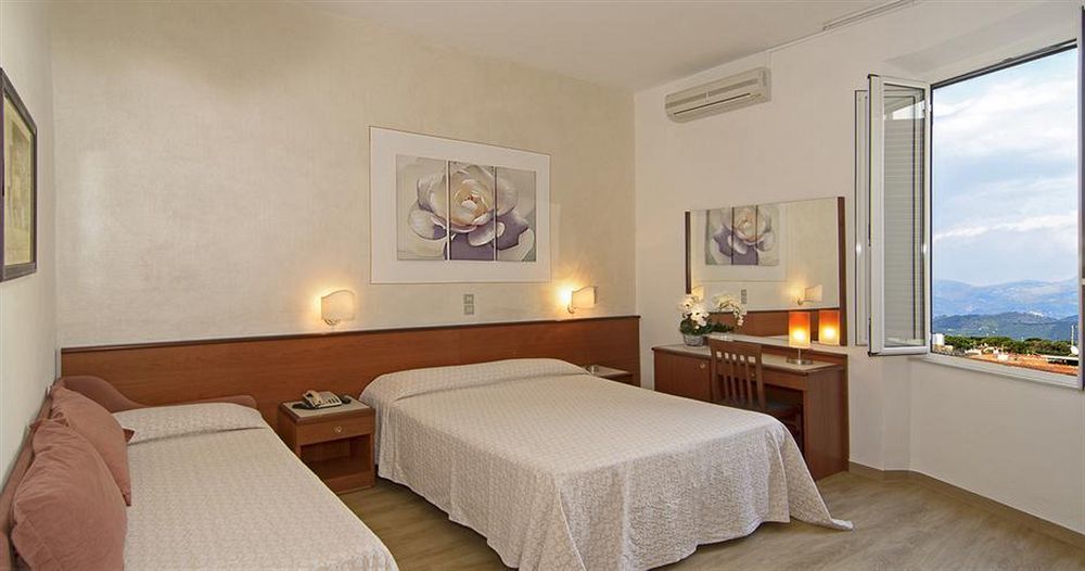 לידו די קאמאיורה Hotel Biagi & Residence מראה חיצוני תמונה