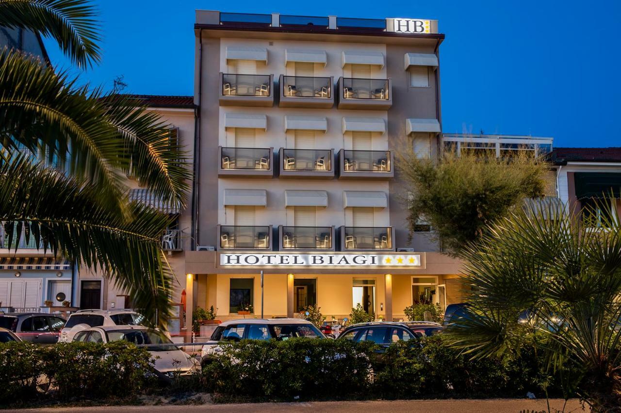 לידו די קאמאיורה Hotel Biagi & Residence מראה חיצוני תמונה